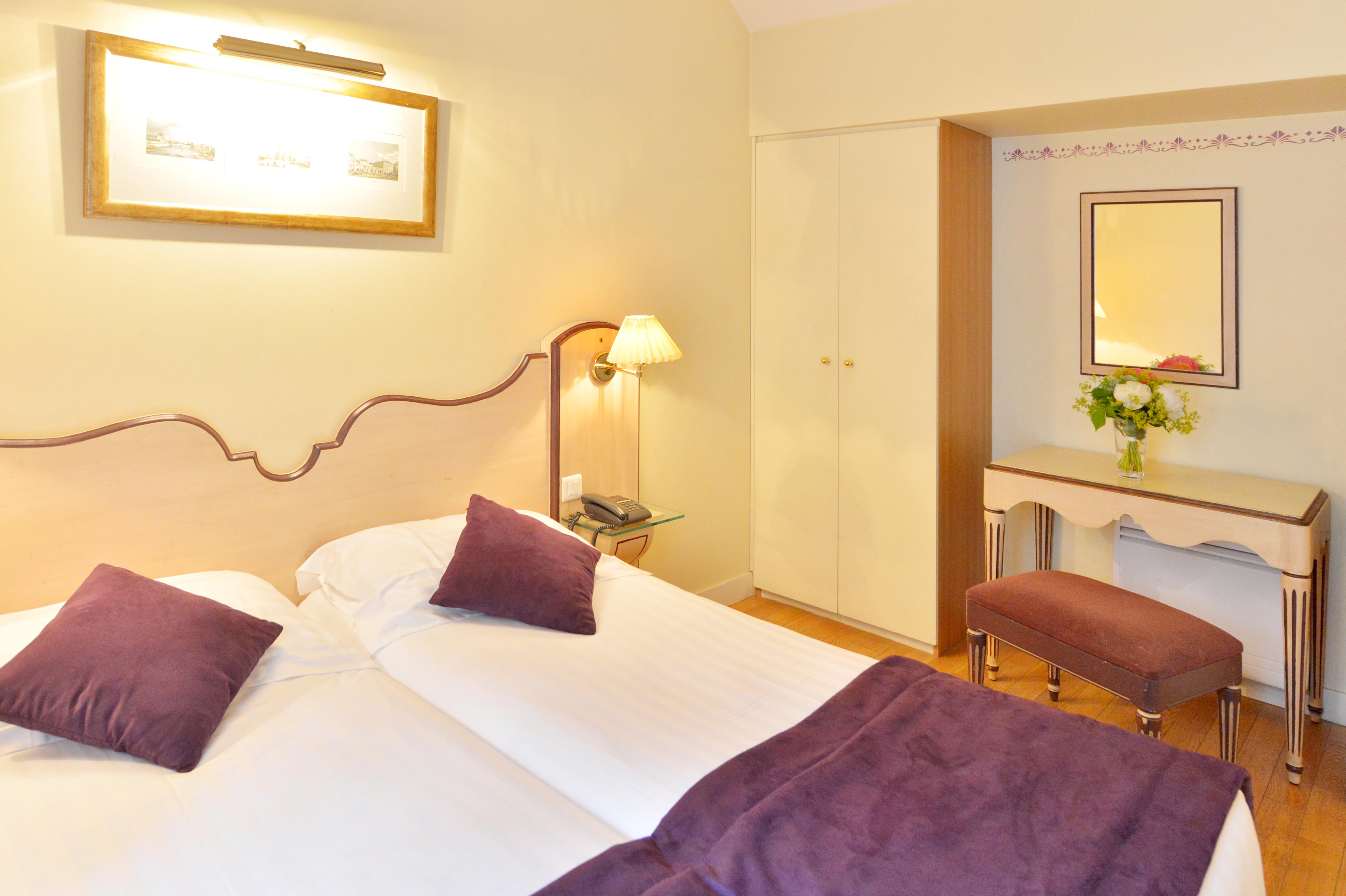 Hotel Unic Renoir Saint-germain 3*