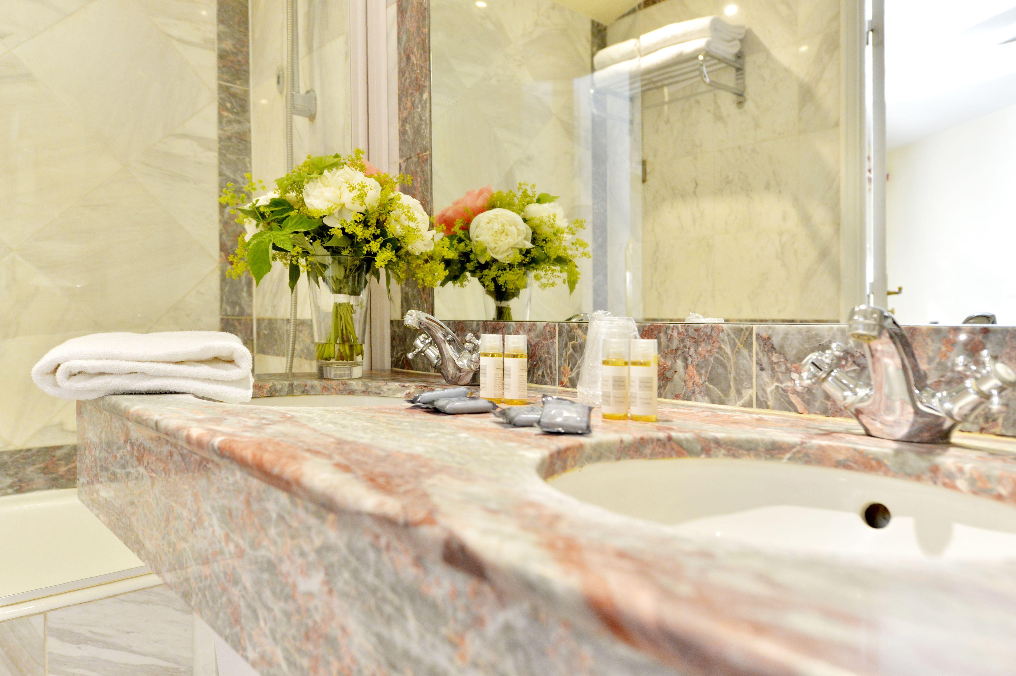 Hotel Unic Renoir Saint-germain 3*